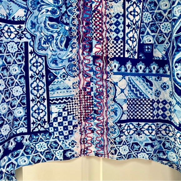 Chicos Blue White Embroidered Boho Lightweight Hi Lo Hem Coverup Top Shirt - Picture 4 of 9